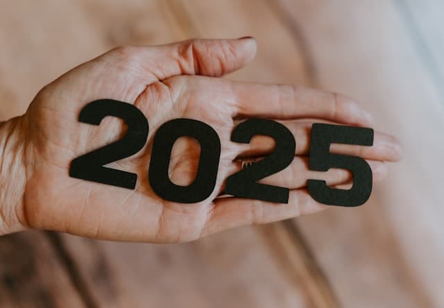 What Will The 2025 Virtual Assistant Market Look Like?